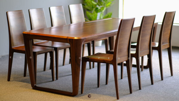 Sản phẩm bộ bàn ăn làm từ gỗ óc chó